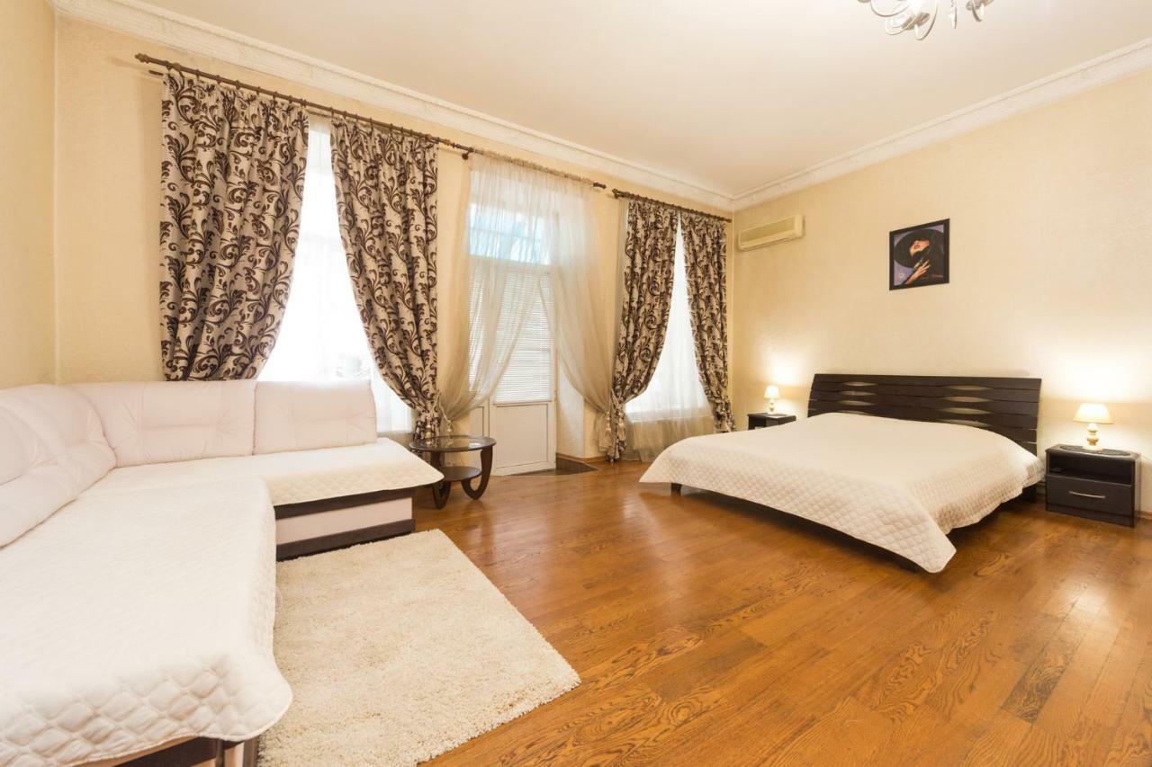 GoodRest on Ekaterininskaya Daire Odessa Dış mekan fotoğraf